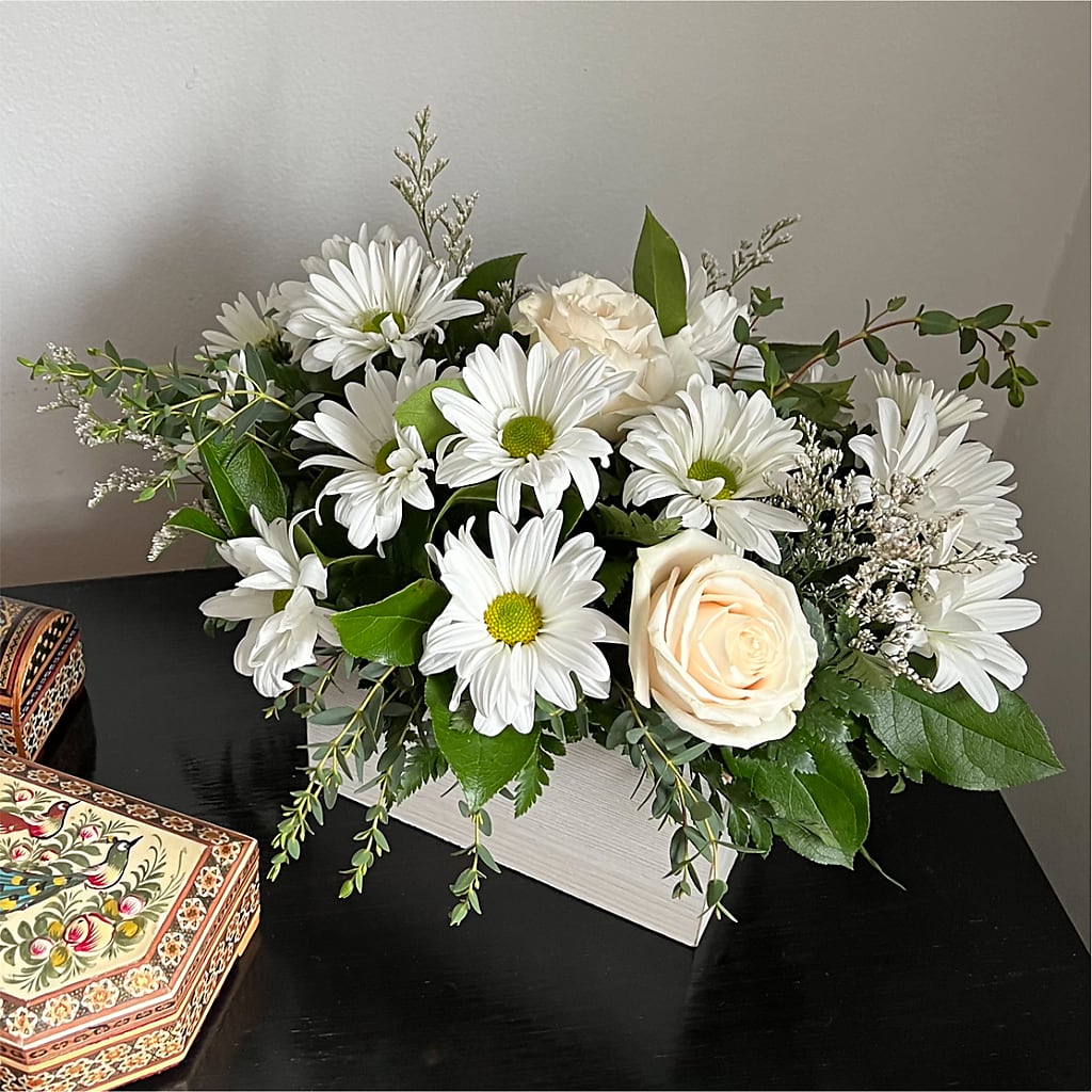 Fresh Linen Box Bouquet – Exquisite Flowers, Freeport FL