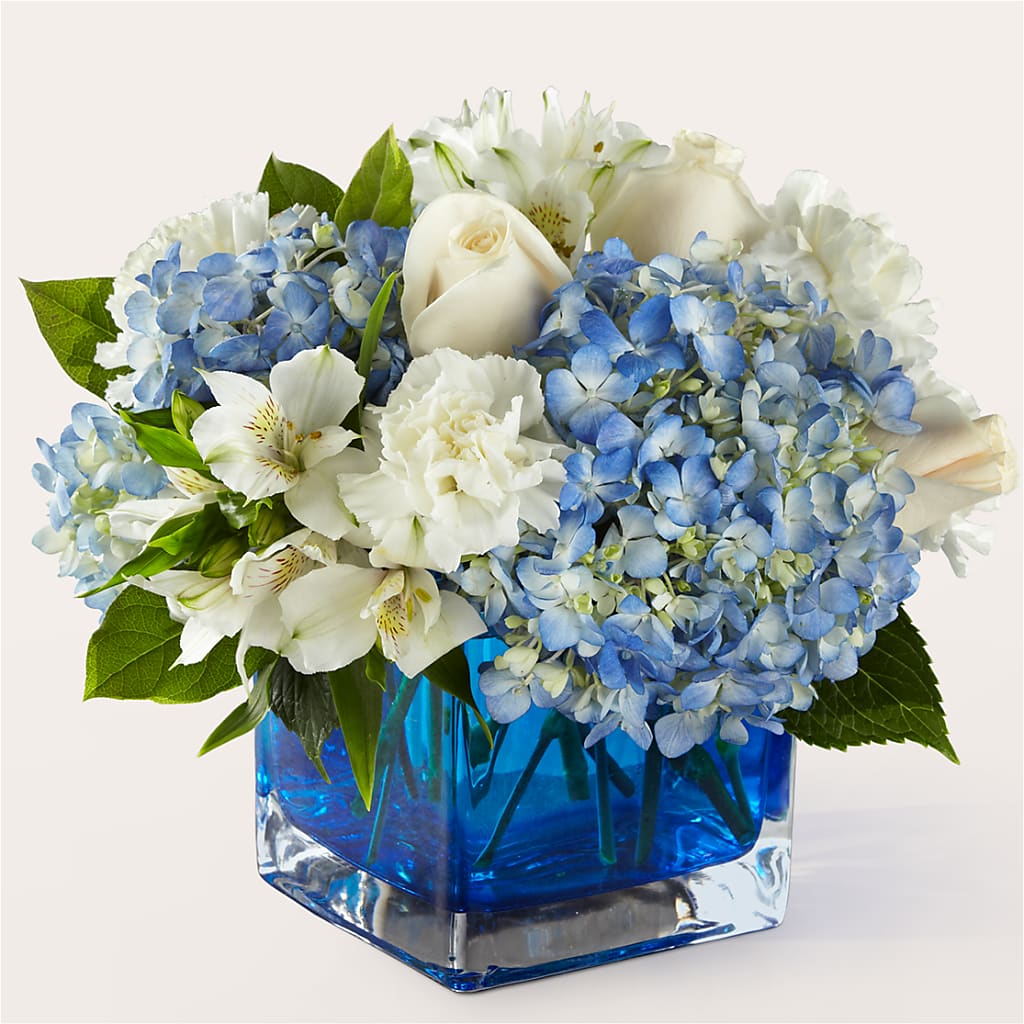 Soothing Waters Bouquet – Exquisite Flowers, Freeport FL
