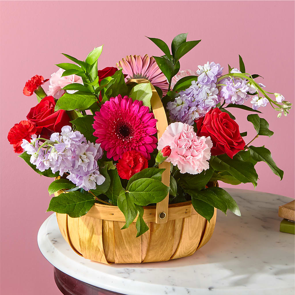 Pink Picnic Basket – Exquisite Flowers, Freeport FL