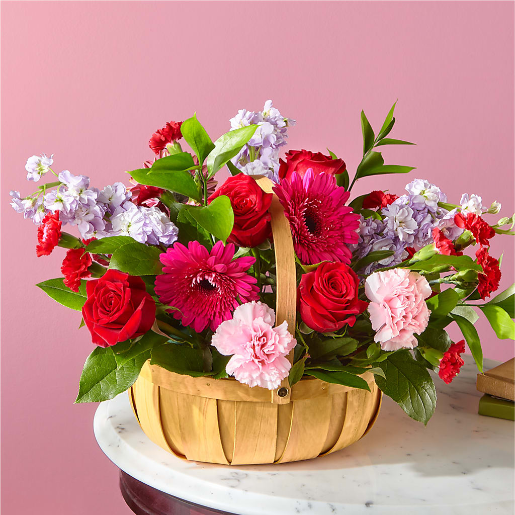 Pink Picnic Basket – Exquisite Flowers, Freeport FL