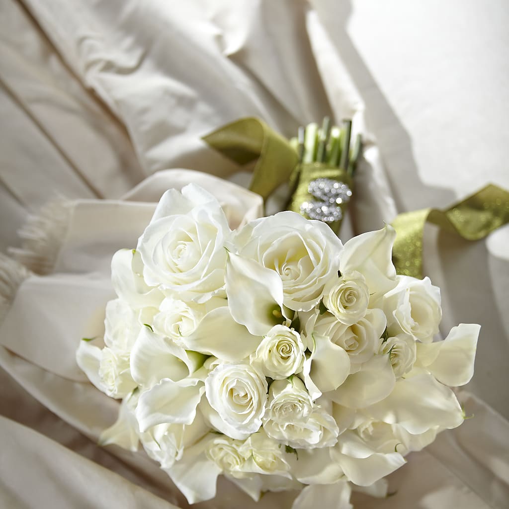 Serene Highness Bouquet – Exquisite Flowers, Freeport FL