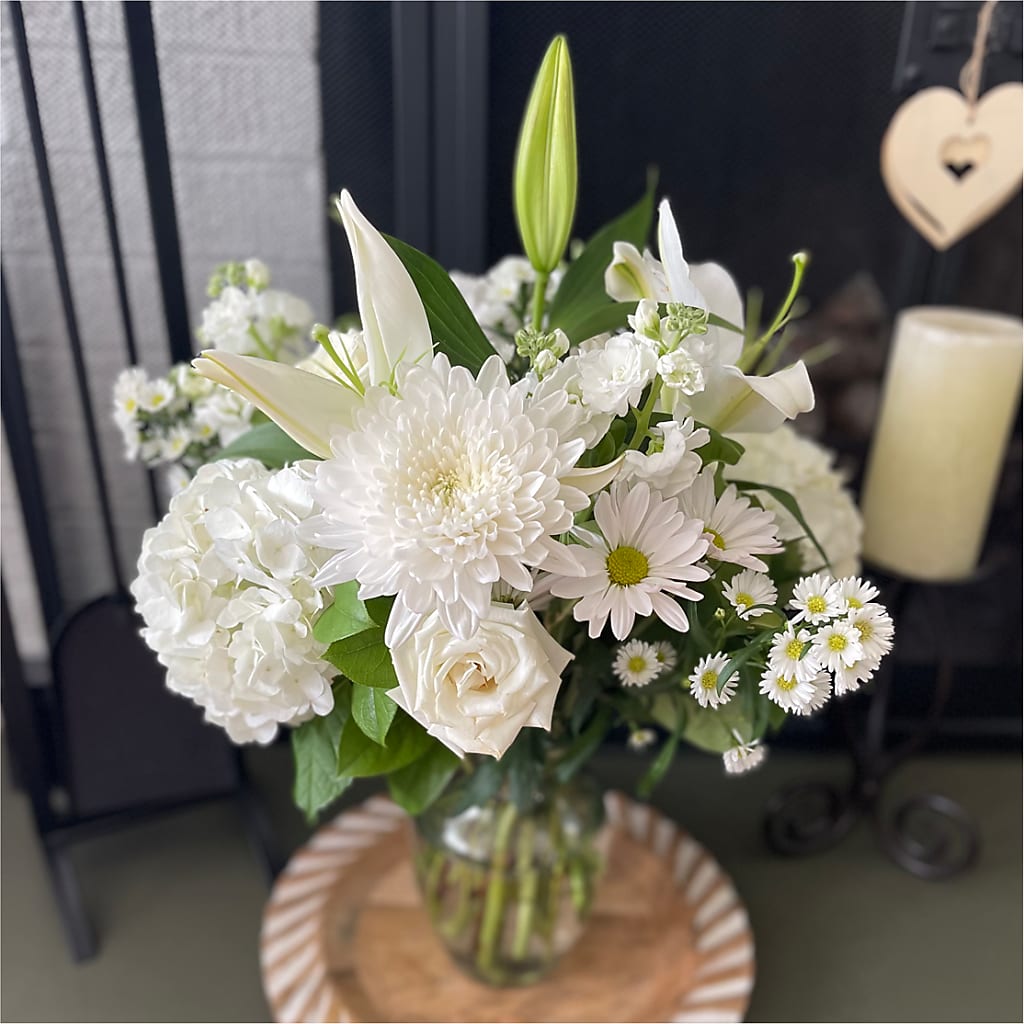 Classic Ivory – A Florist Original –  Exquisite Flowers, Freeport FL