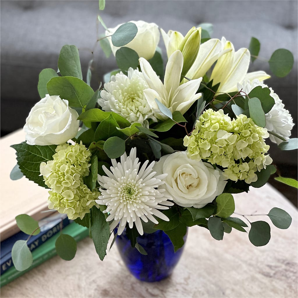 Snowy Dreams Bouquet –  Exquisite Flowers, Freeport FL