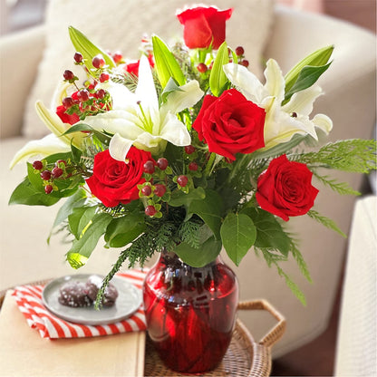 Evergreen Delight Bouquet –  Exquisite Flowers, Freeport FL