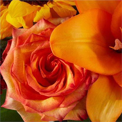 Grateful Centerpiece –  Exquisite Flowers, Freeport FL